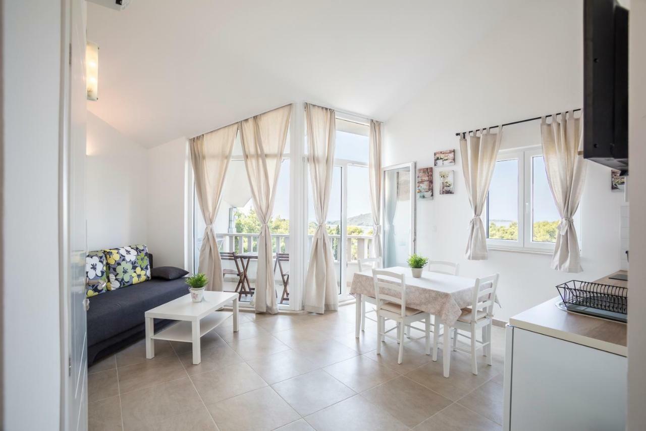 Apartmani Mariela Maslinica Exterior foto